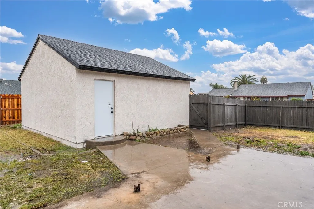1365 W Etiwanda Avenue, Rialto, California 92376 home-pic-28