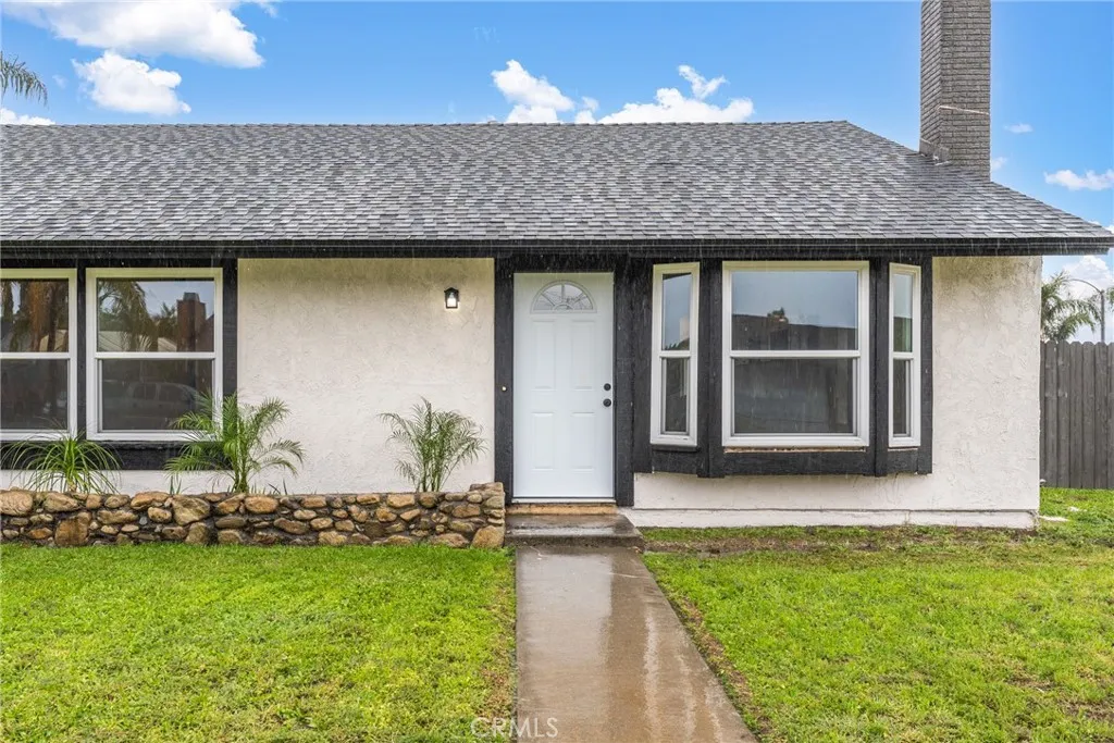 1365 W Etiwanda Avenue, Rialto, California 92376 home-pic-1