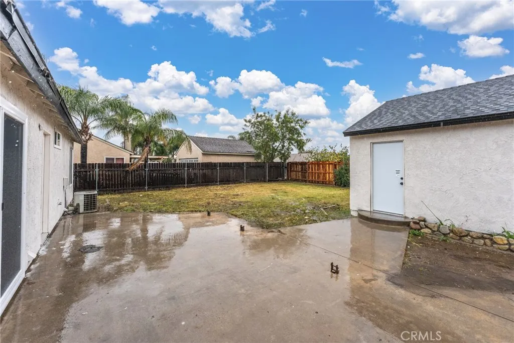 1365 W Etiwanda Avenue, Rialto, California 92376 home-pic-27