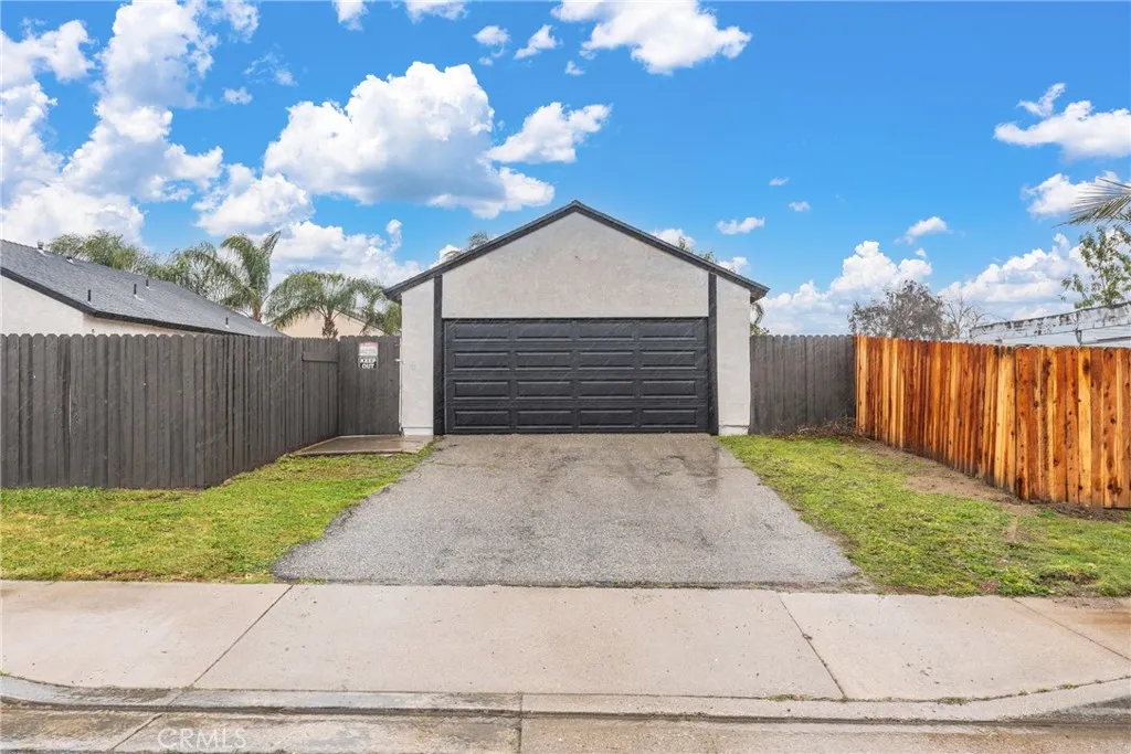 1365 W Etiwanda Avenue, Rialto, California 92376 home-pic-26