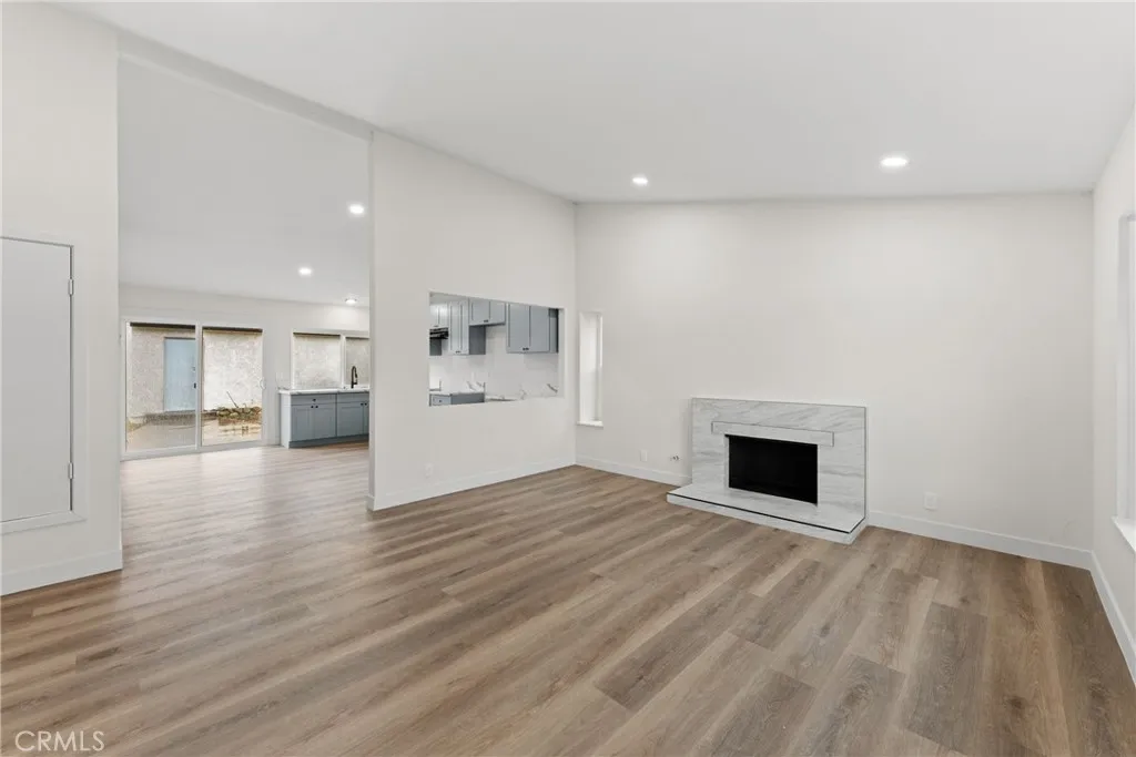 1365 W Etiwanda Avenue, Rialto, California 92376 home-pic-4