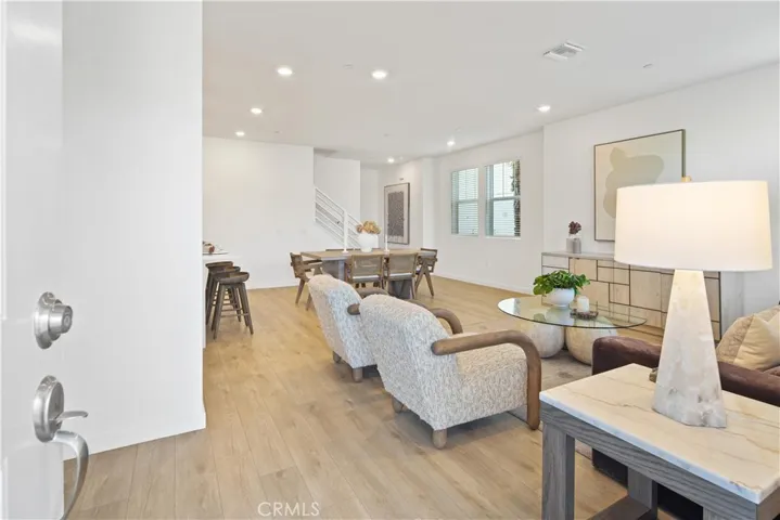 Entry Open Concept 1st Level