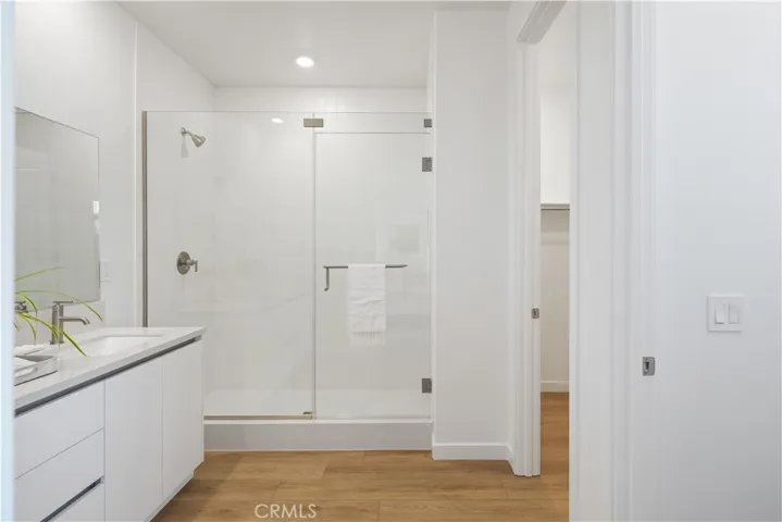 2nd Level Primary Suite En-Suite Bathroom