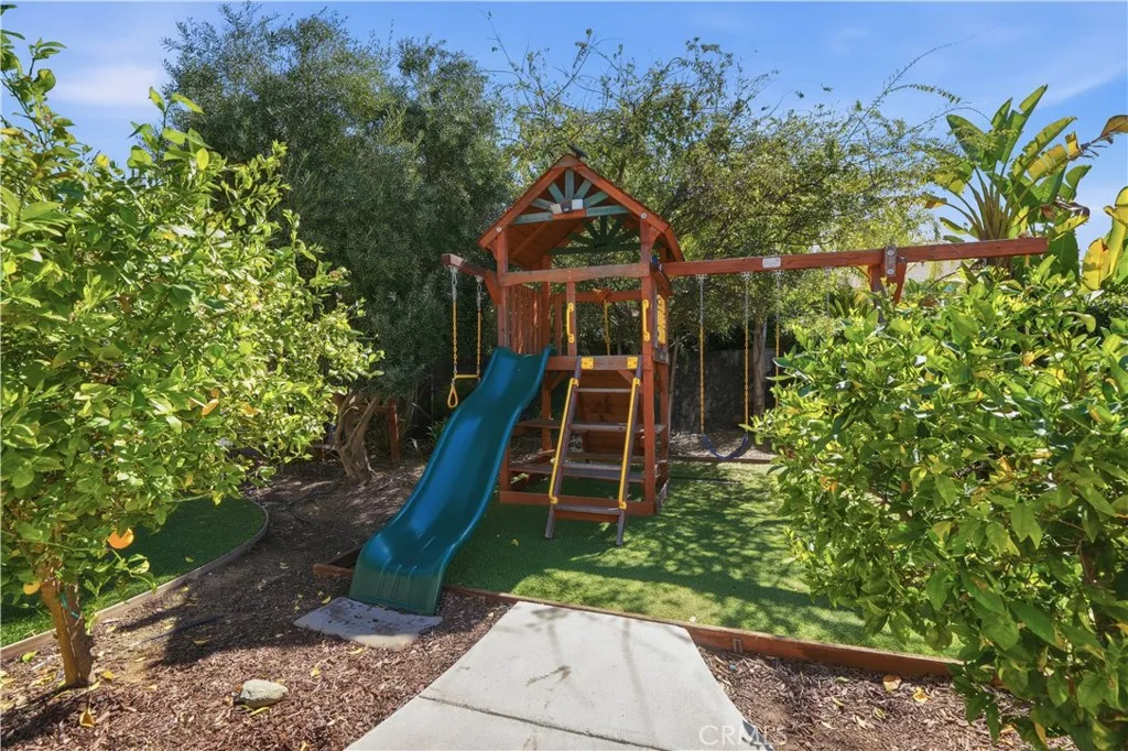 37686 Golden Eagle Avenue, Murrieta, California 92563 home-pic-40