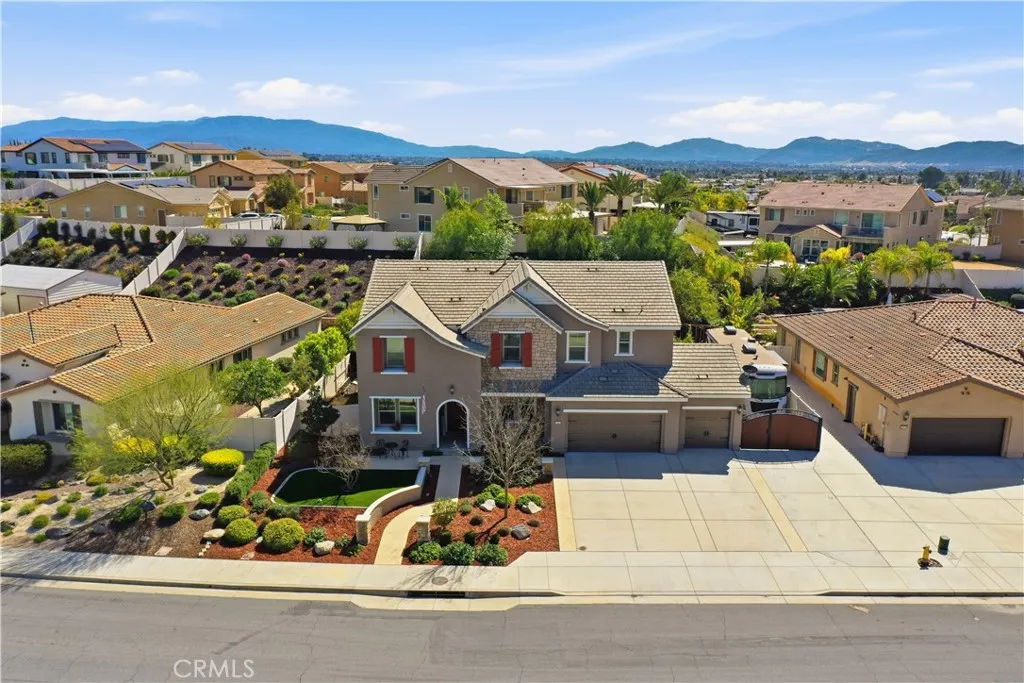 37686 Golden Eagle Avenue, Murrieta, California 92563 home-pic-3