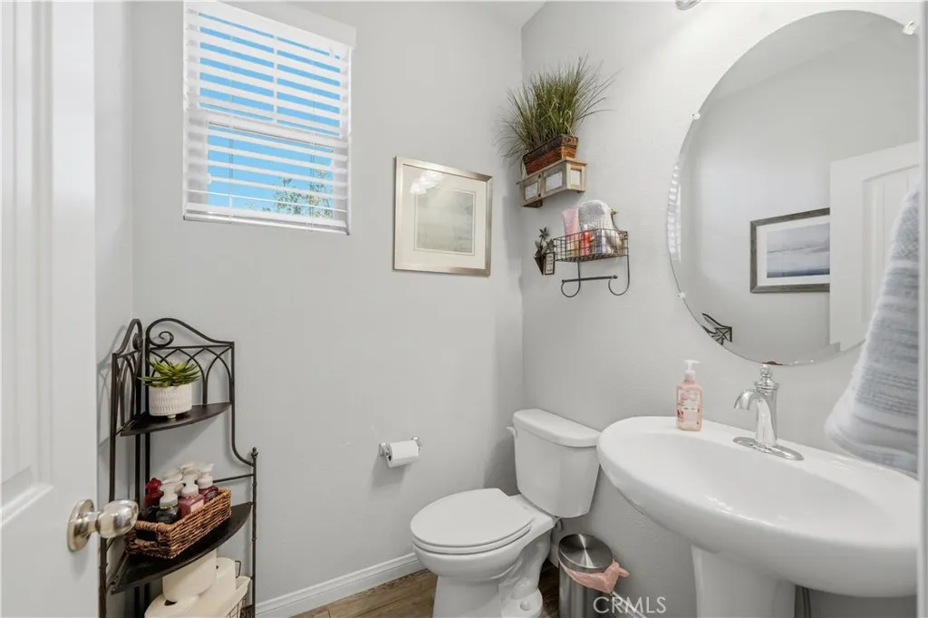 37686 Golden Eagle Avenue, Murrieta, California 92563 home-pic-8