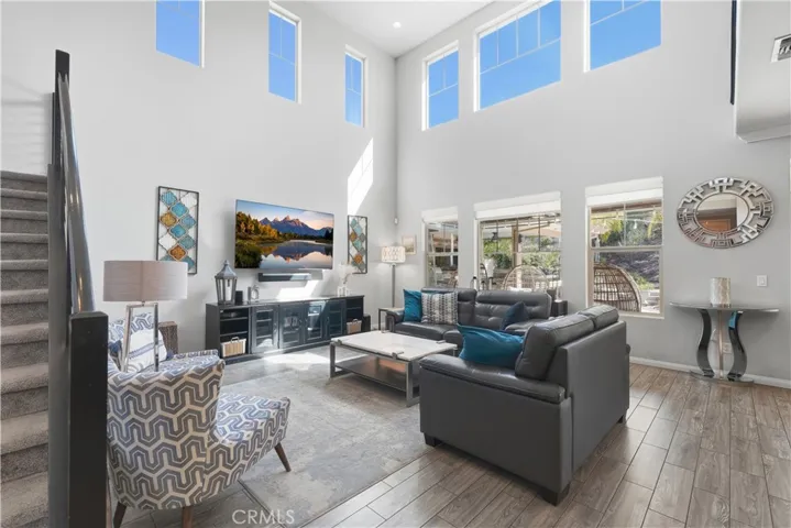 Great room light bright and airy!!