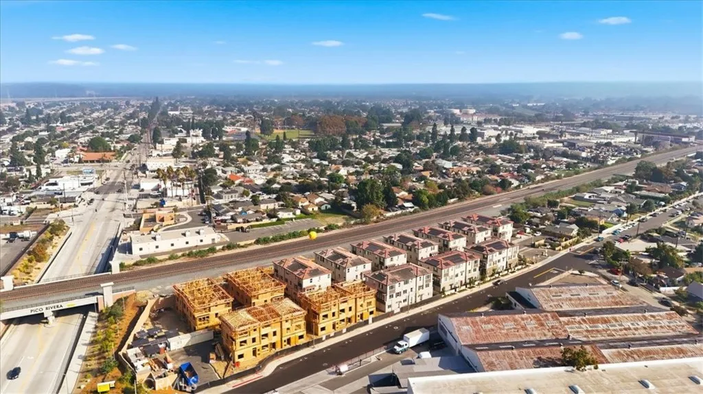 9367 Via Azul, Pico Rivera, California 90660 home-pic-36