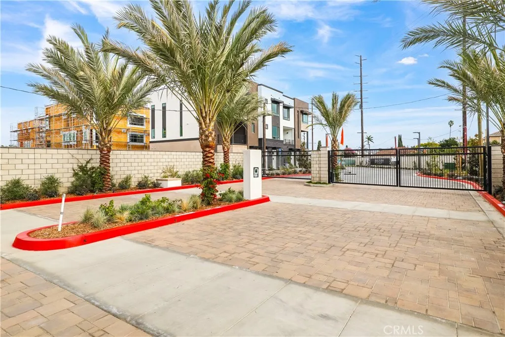 31 Bigsby Drive, Stanton, California 90680 home-pic-1