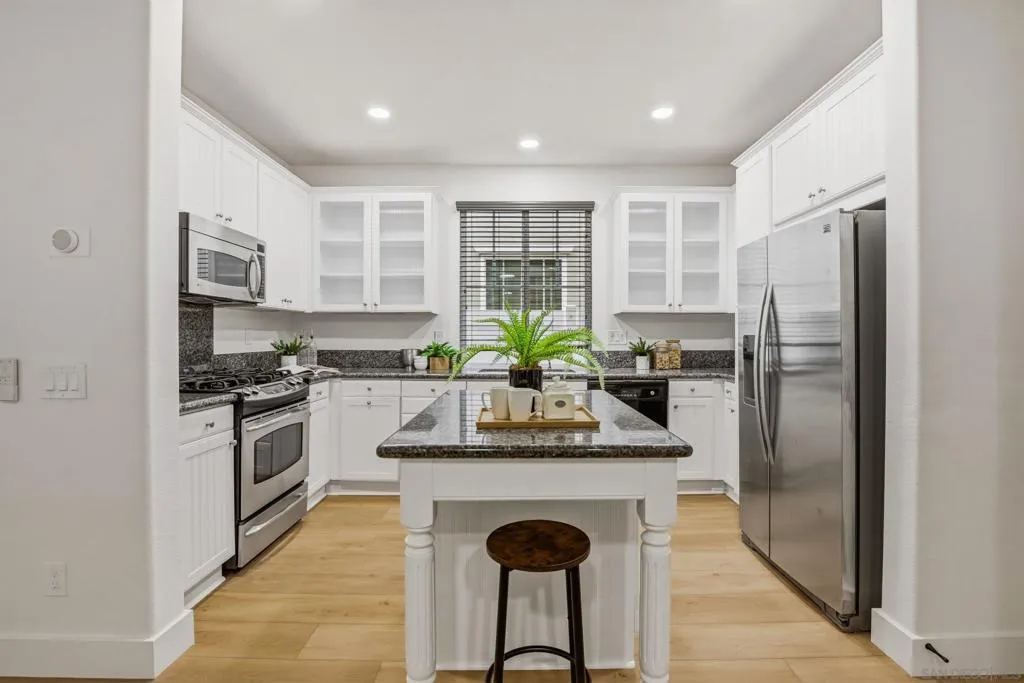 28848 Laurel Ln, Temecula, California 92591 home-pic-6