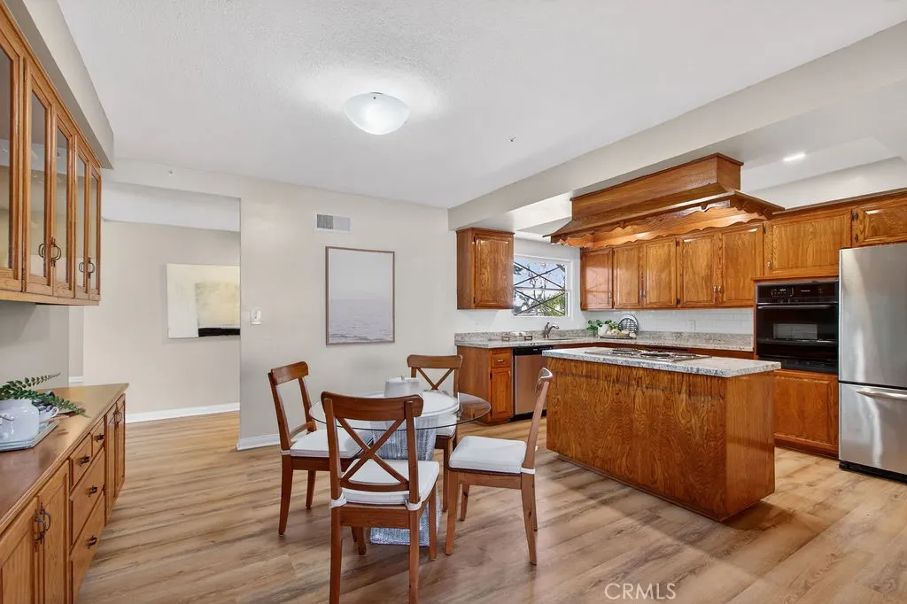 10904 1st Avenue, Whittier, California 90603 home-pic-6