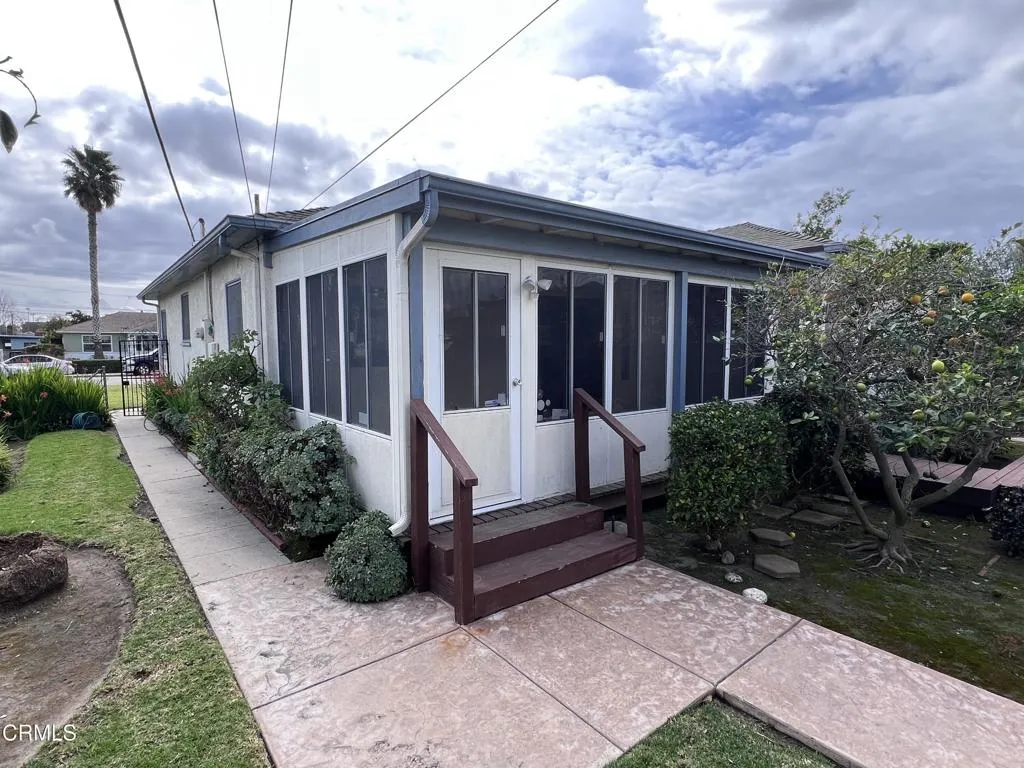 715 W Robert Avenue, Oxnard, California 93030 home-pic-24
