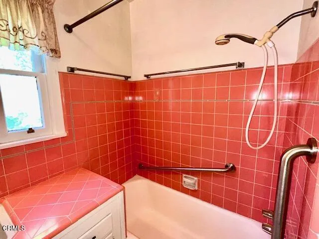 715 W Robert Avenue, Oxnard, California 93030 home-pic-32