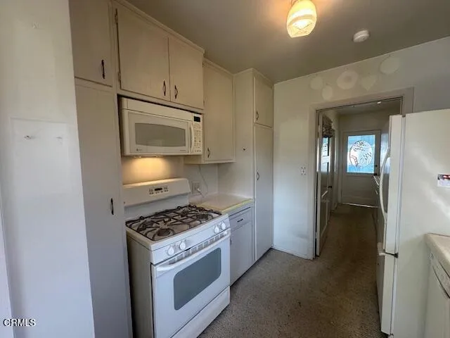715 W Robert Avenue, Oxnard, California 93030 home-pic-8