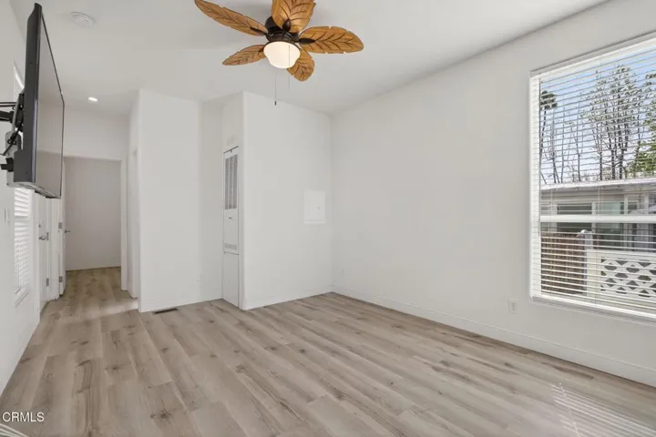 6-web-or-mls-UpmarketMedia-3975Tel-014