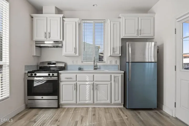 8-web-or-mls-UpmarketMedia-3975Tel-019