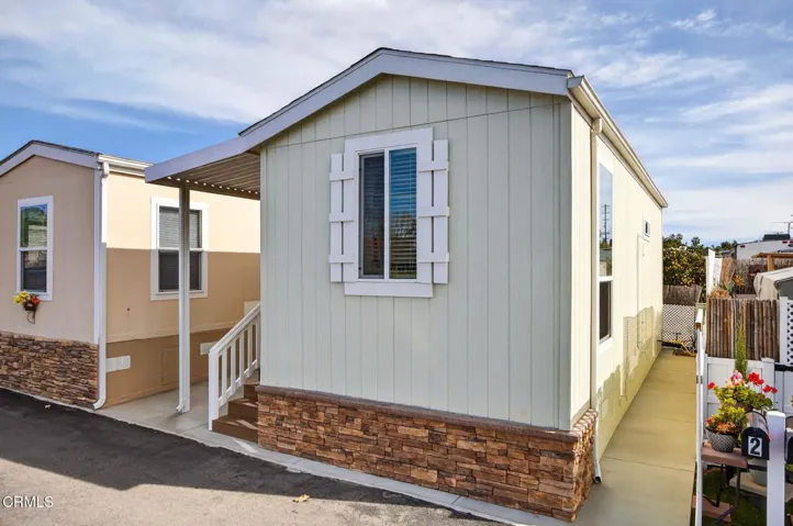 3-web-or-mls-UpmarketMedia-3975Tel-001