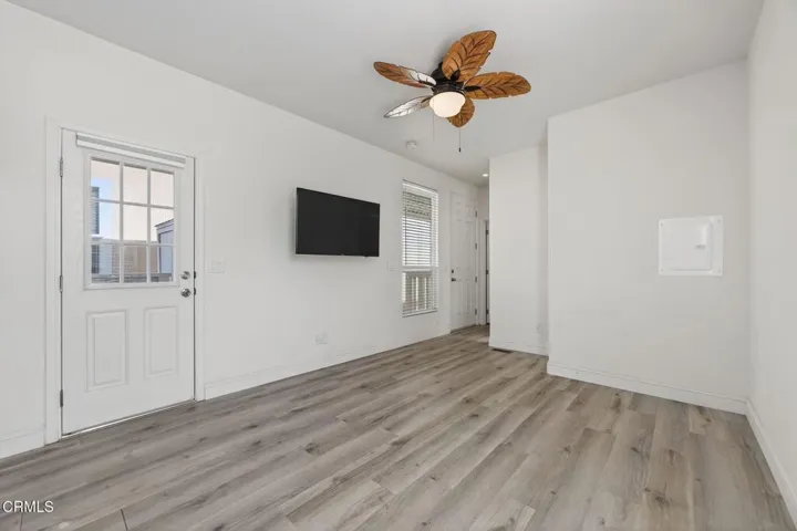 5-web-or-mls-UpmarketMedia-3975Tel-022