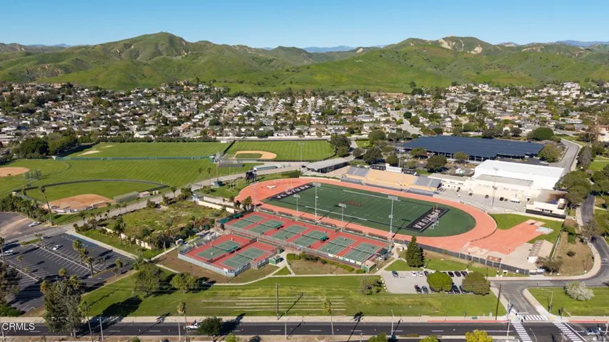 18-web-or-mls-UpmarketMedia-VentColl (3)