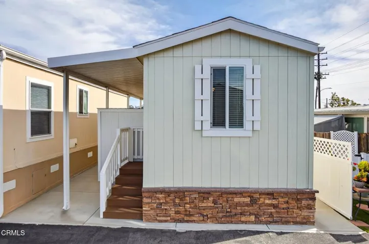 2-web-or-mls-UpmarketMedia-3975Tel-004