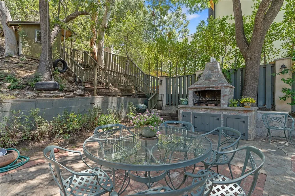 3818 Hayvenhurst Avenue, Encino, California 91436 home-pic-30
