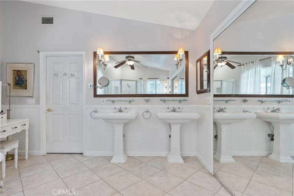 3818 Hayvenhurst Avenue, Encino, California 91436 home-pic-21