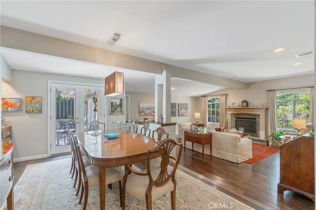 3818 Hayvenhurst Avenue, Encino, California 91436 home-pic-9