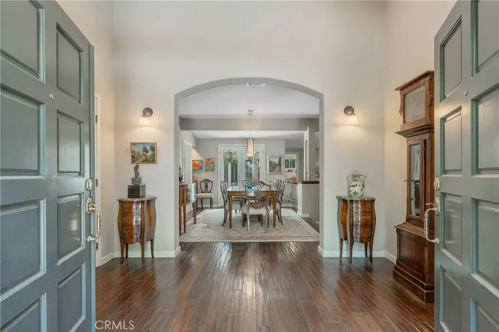 3818 Hayvenhurst Avenue, Encino, California 91436 home-pic-6