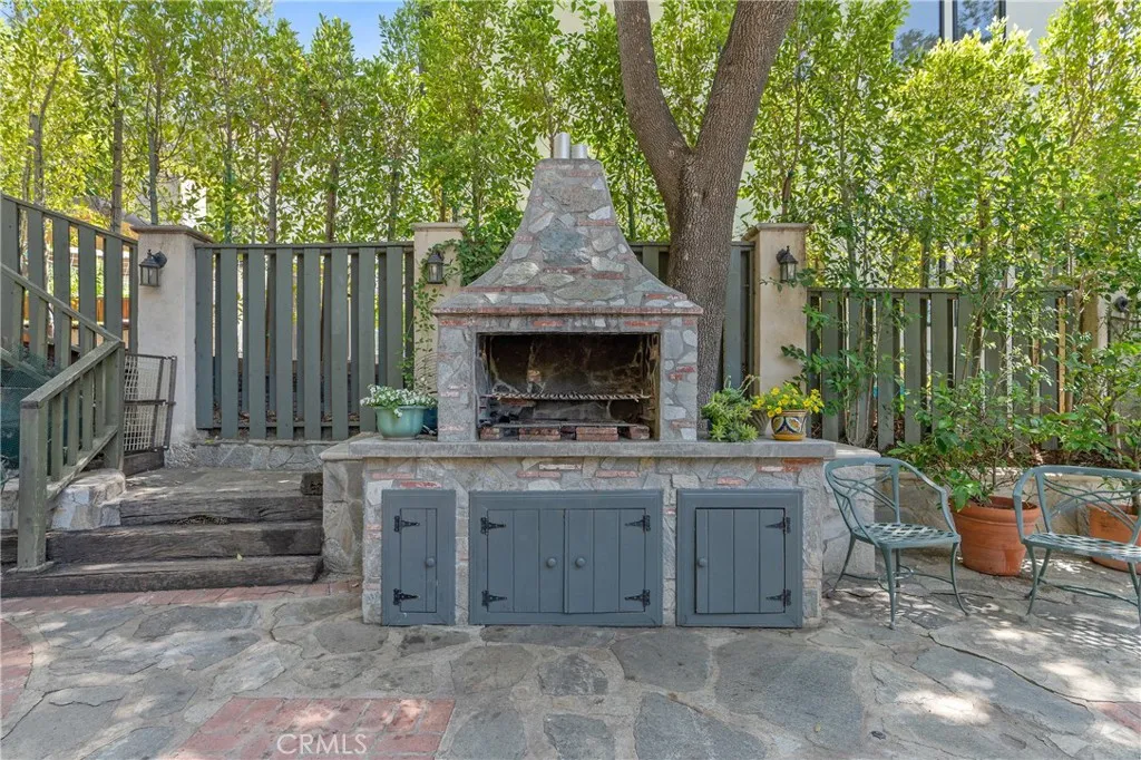 3818 Hayvenhurst Avenue, Encino, California 91436 home-pic-31