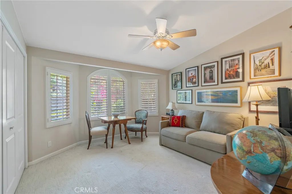 3818 Hayvenhurst Avenue, Encino, California 91436 home-pic-24
