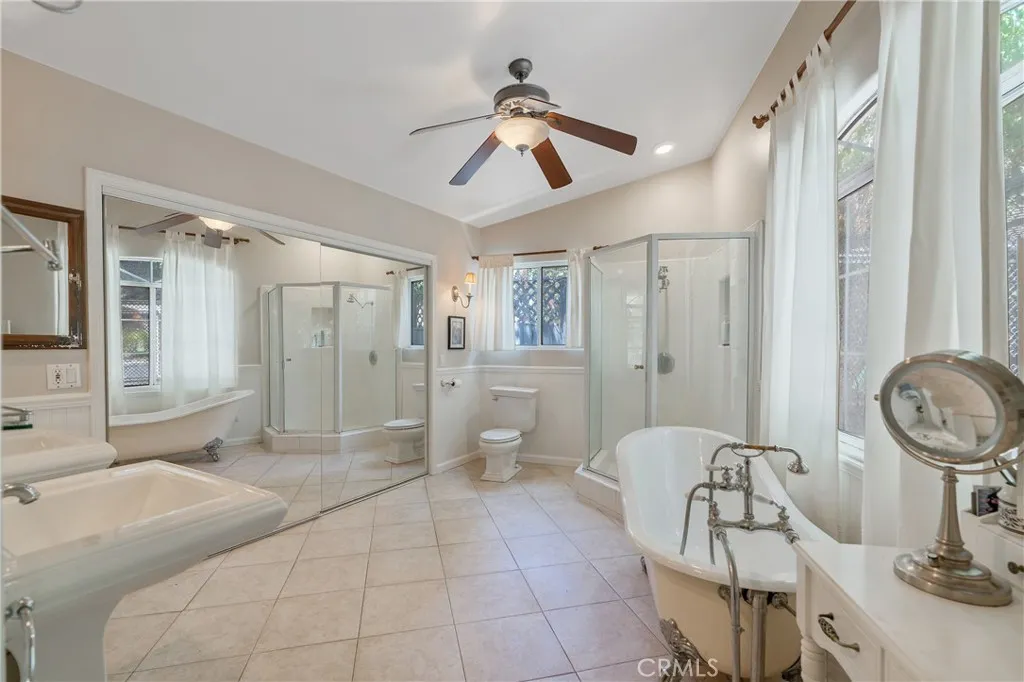 3818 Hayvenhurst Avenue, Encino, California 91436 home-pic-22