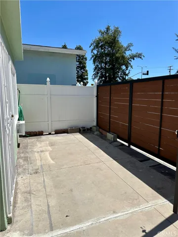 Front unit additional patio area