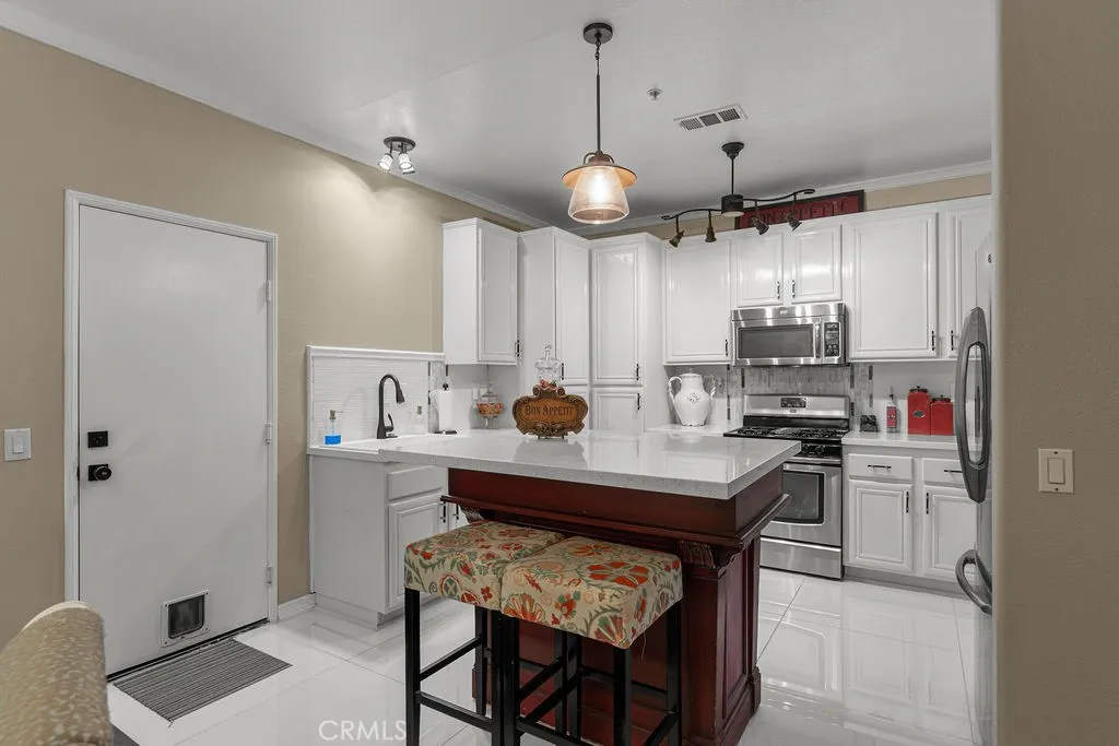 1360 Ashton Park Lane, Newbury Park, California 91320 home-pic-7