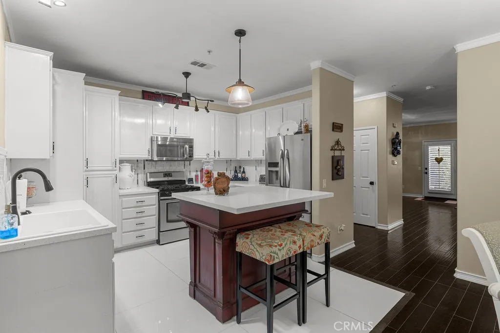 1360 Ashton Park Lane, Newbury Park, California 91320 home-pic-9