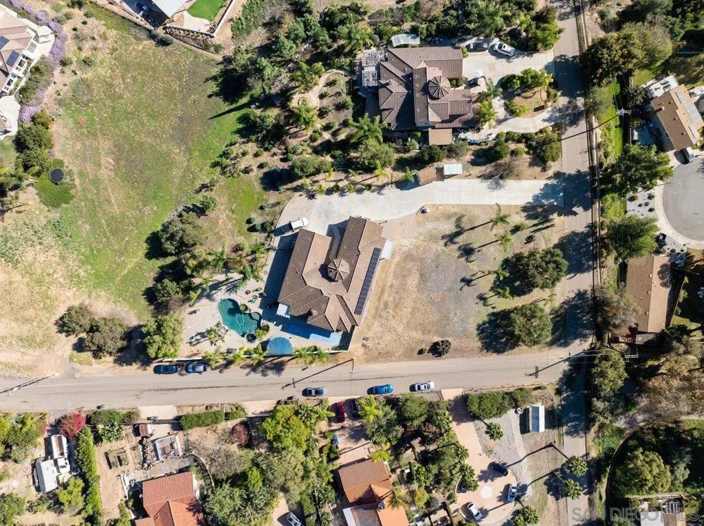 26025 Jack Rabbit Acres, Escondido, California 92026 home-pic-1