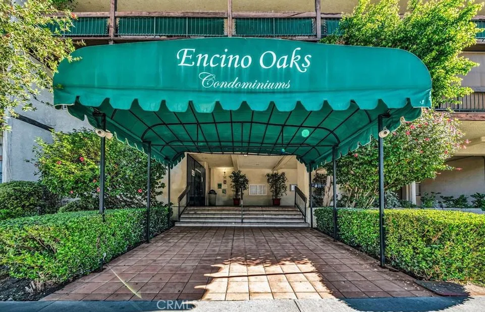 5460 White Oak G101, Encino, California 91316 home-pic-1