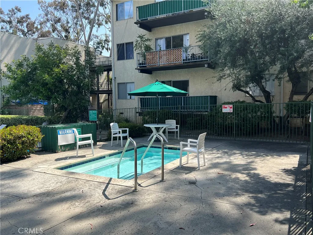 5460 White Oak G101, Encino, California 91316 home-pic-4