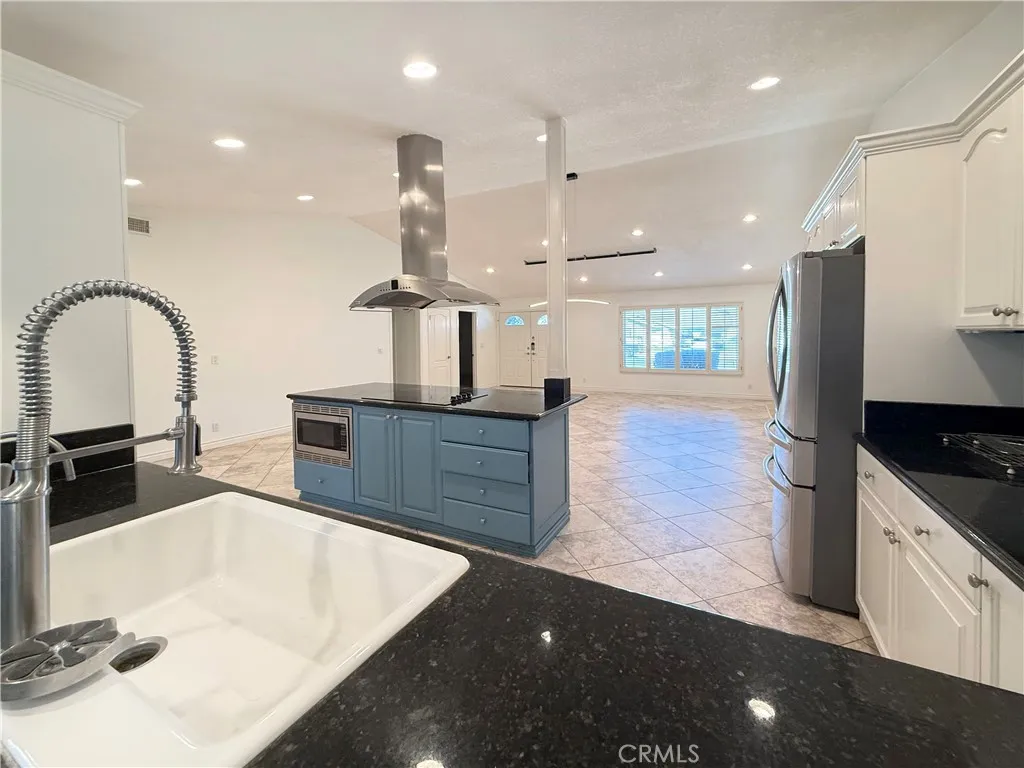 2123 Earnshaw Drive, Placentia, California 92870 home-pic-9