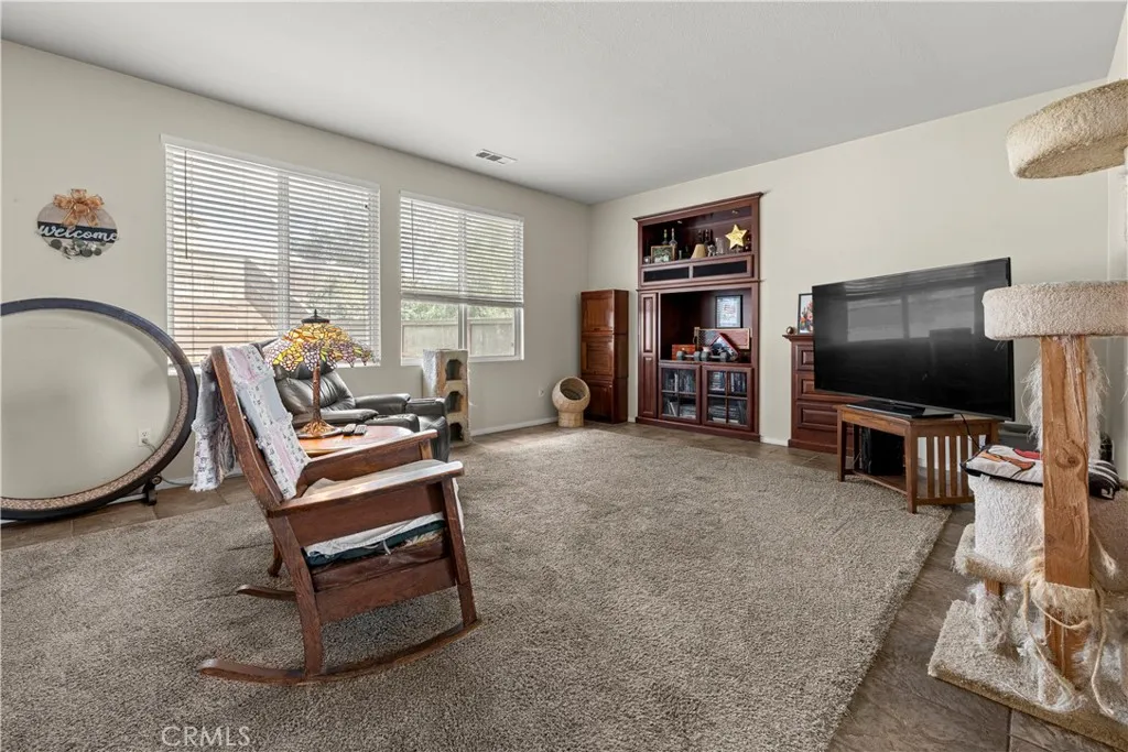 1218 N Larkspur Lane, Beaumont, California 92223 home-pic-4
