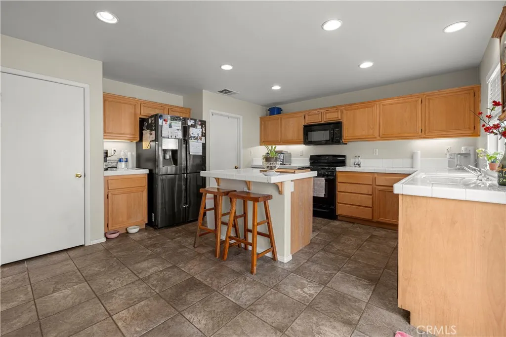 1218 N Larkspur Lane, Beaumont, California 92223 home-pic-7