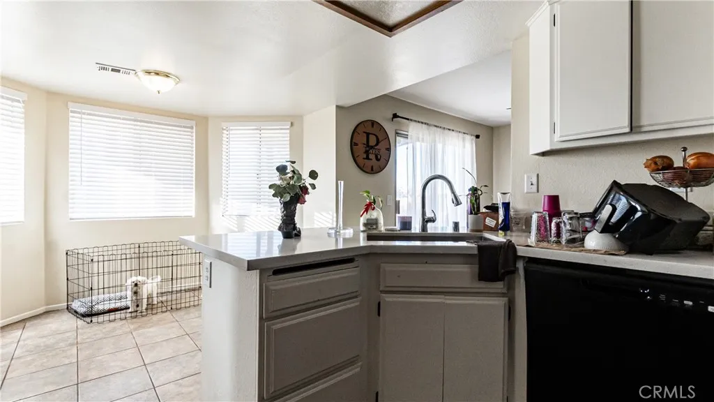 22993 Eyota, Apple Valley, California 92308 home-pic-15