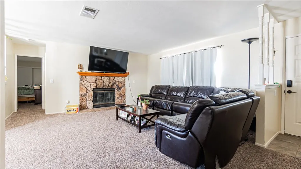 22993 Eyota, Apple Valley, California 92308 home-pic-4