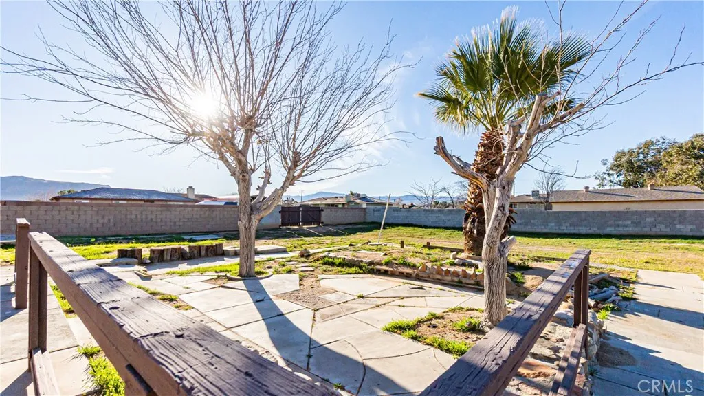 22993 Eyota, Apple Valley, California 92308 home-pic-35