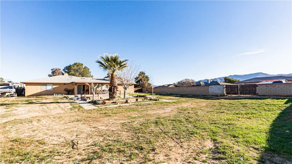 22993 Eyota, Apple Valley, California 92308 home-pic-33