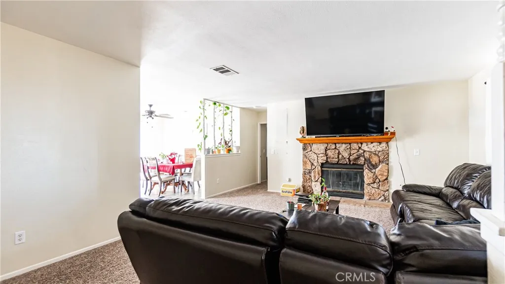 22993 Eyota, Apple Valley, California 92308 home-pic-5