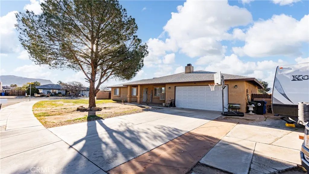 22993 Eyota, Apple Valley, California 92308 home-pic-3