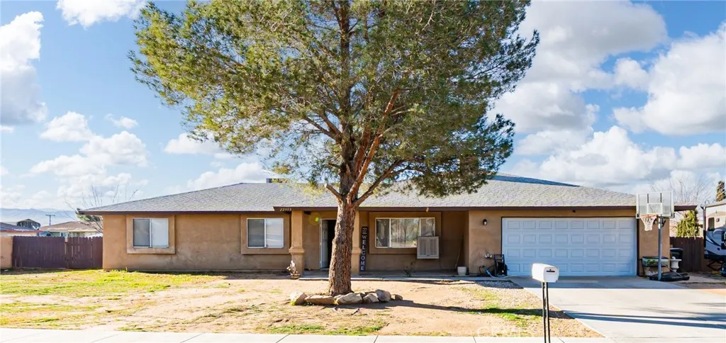 22993 Eyota, Apple Valley, California 92308 home-pic-1