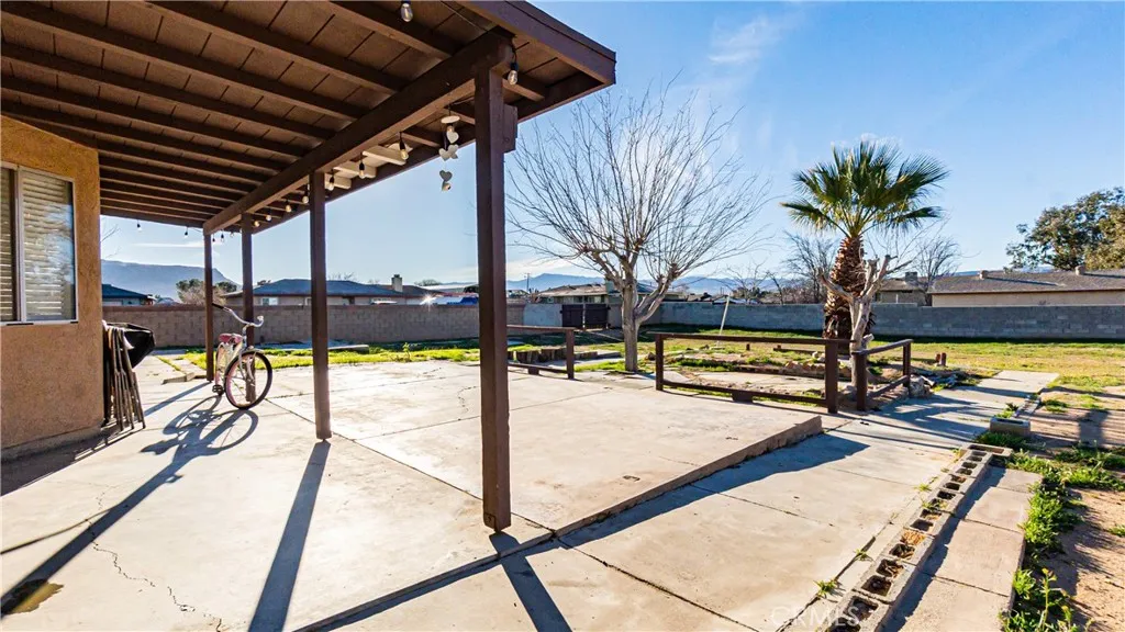 22993 Eyota, Apple Valley, California 92308 home-pic-28