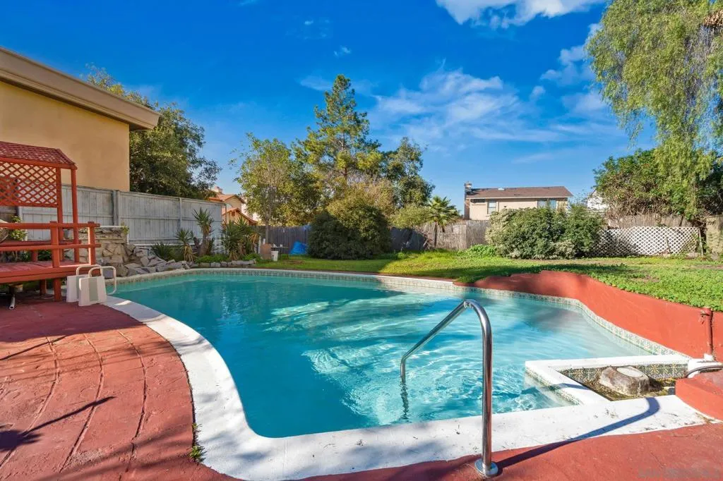 307 E Washington Ave, El Cajon, California 92020 home-pic-12