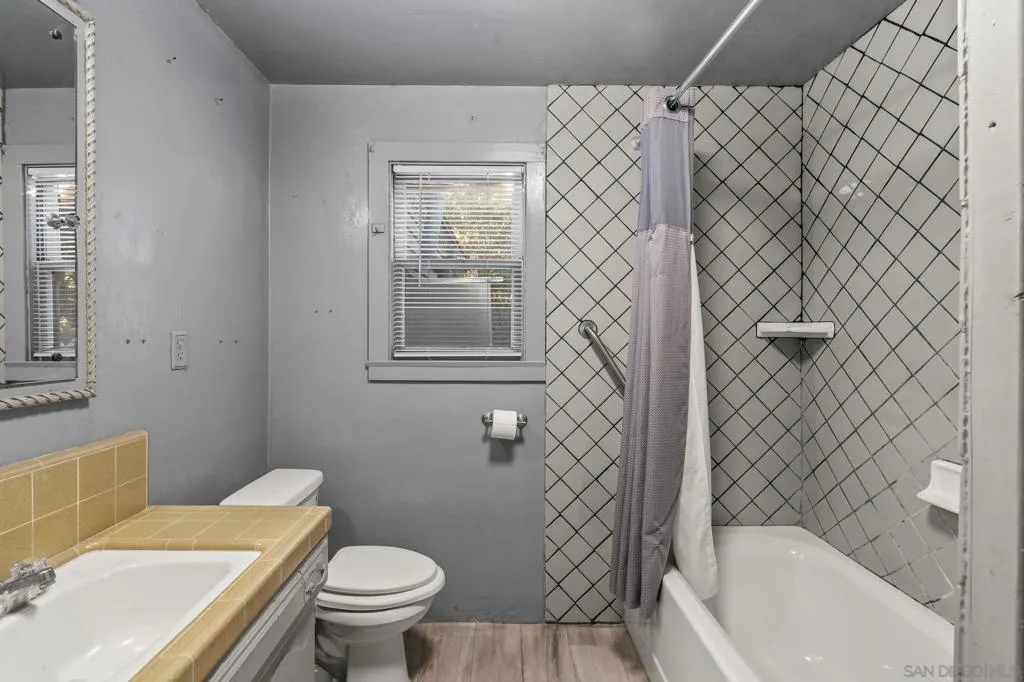 307 E Washington Ave, El Cajon, California 92020 home-pic-28